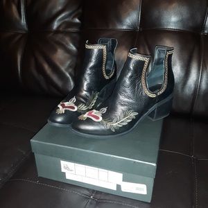 Silent D Booties